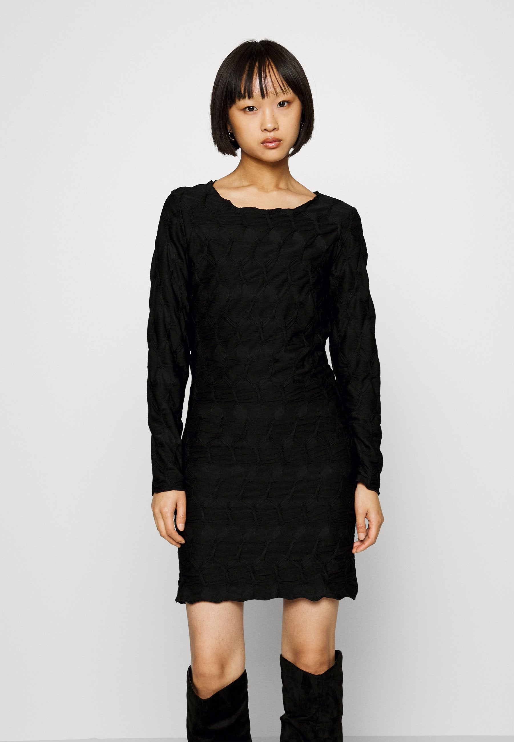 Pieces Petite PCLOLA NECK SHORT DRESS