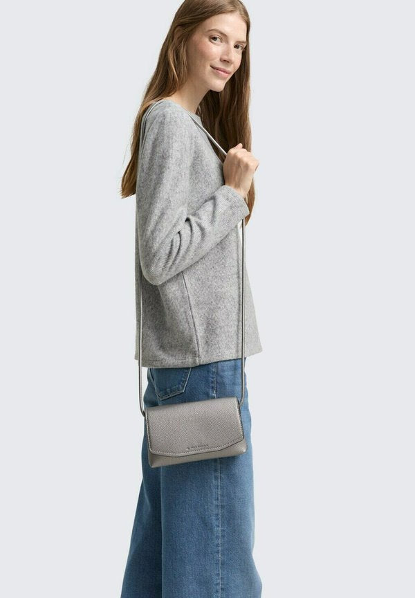 TOM TAILOR RISSA FLAP BAG XS NO ZIP - Cross body bag - metallic grey