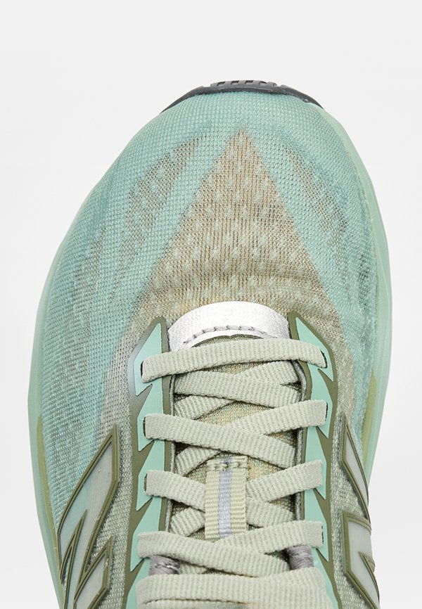New Balance REBEL V5