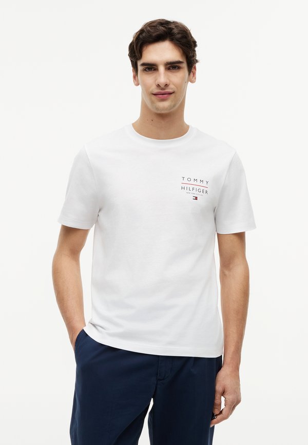 Tommy Hilfiger BRAND LOVE LEFT CHEST TEE - Basic T-shirt - white