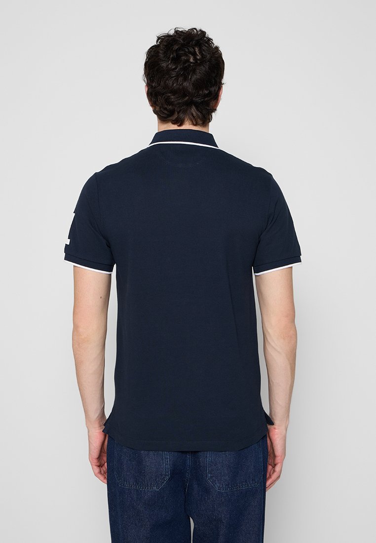 Hackett London