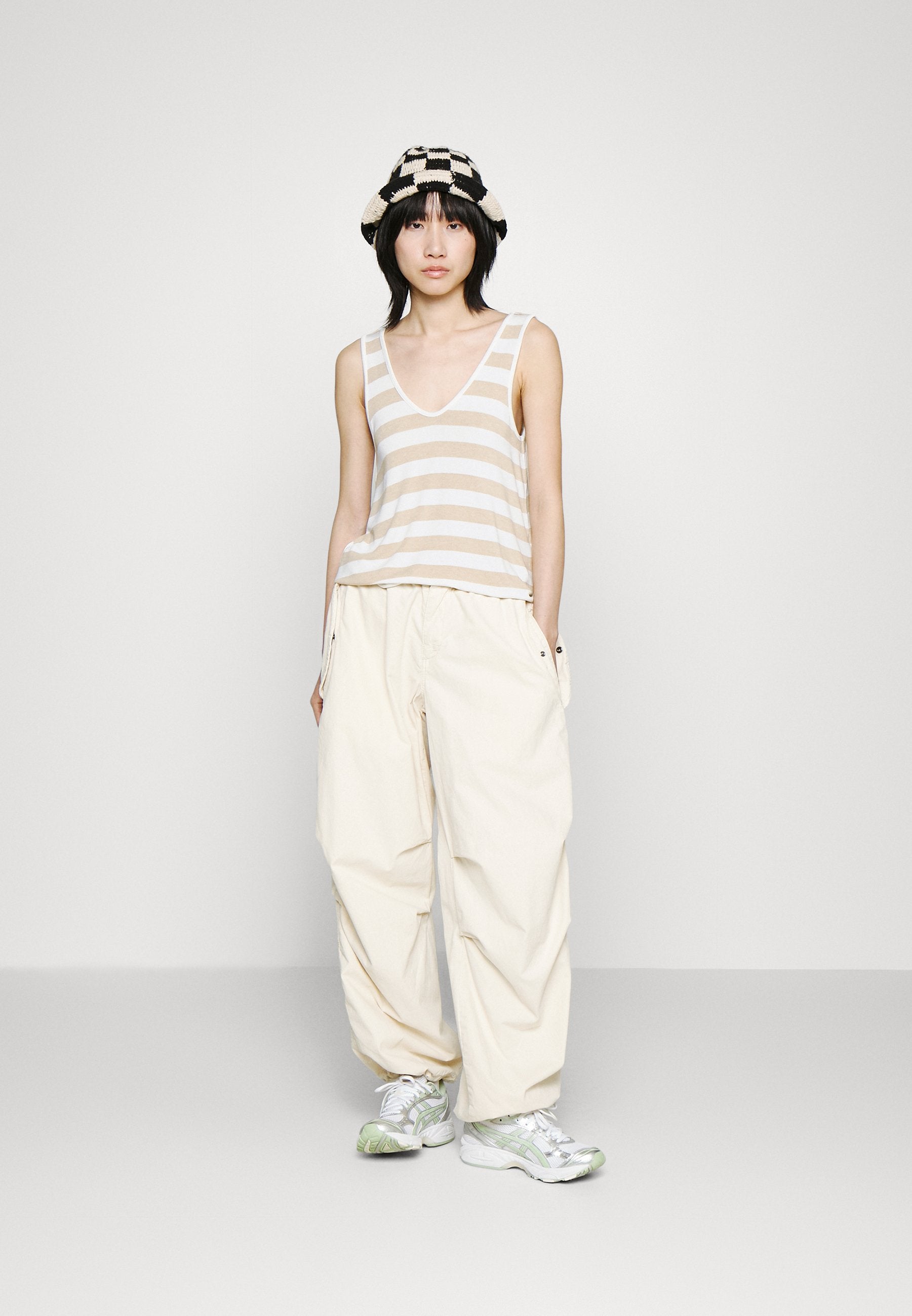 ONLY ONLNEWLIRA V NECK