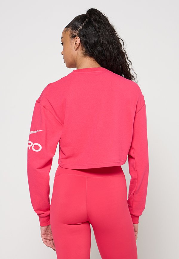 Nike Performance