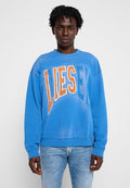 Blauer Sweatshirt mit Rundhalsausschnitt, featuring kräftigem orangefarbenem und weißem "DIESEL"-Text. Hergestellt aus einem weichen Stoff, hat es eine lockere Passform und gerippte Bündchen.