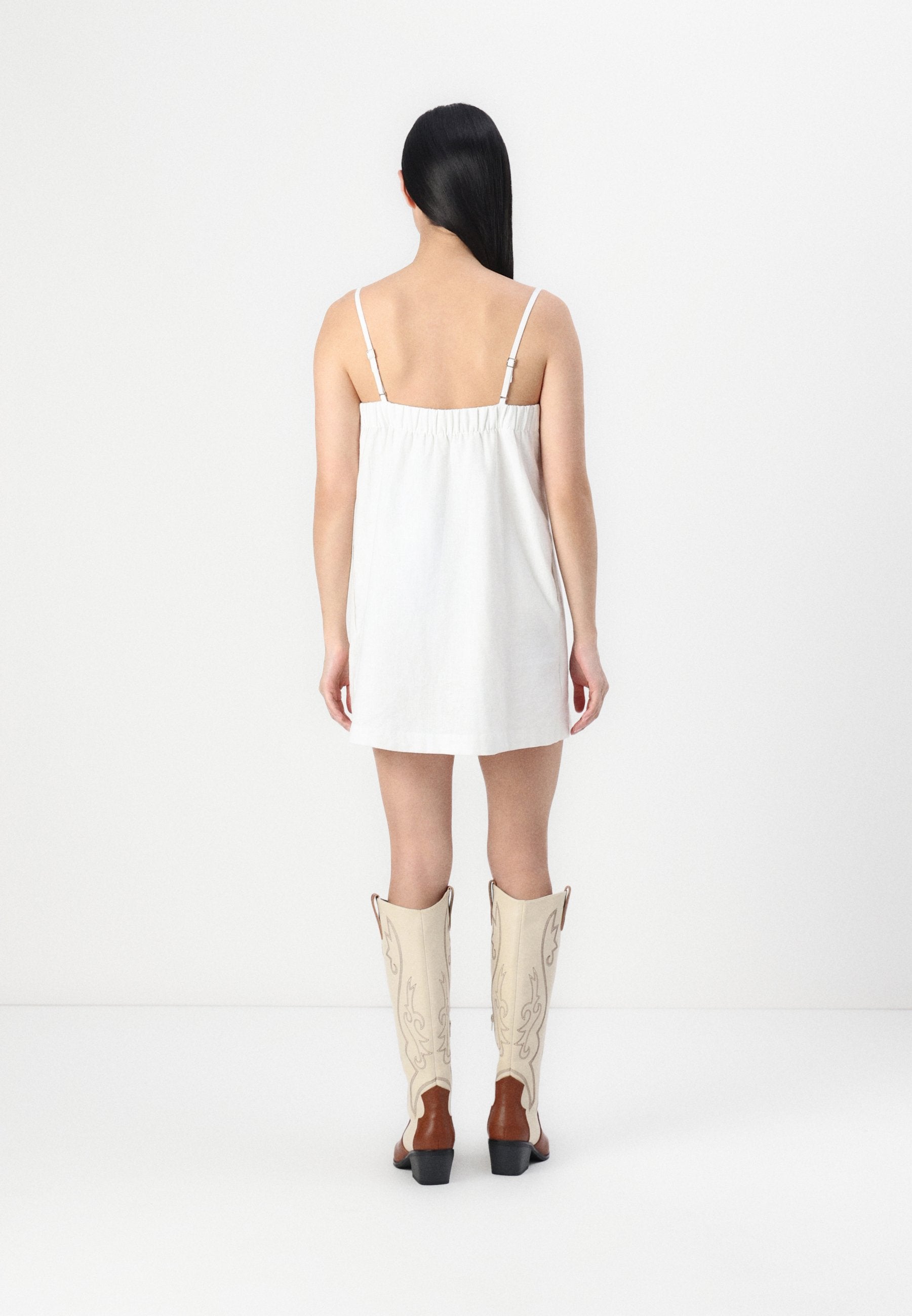 Abercrombie & Fitch BUTTOM DETAIL SKORT