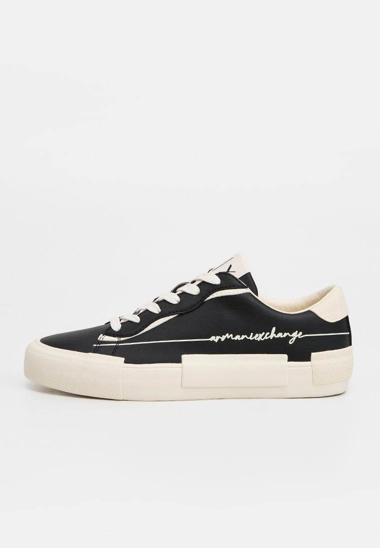 SNEAKER Media 1