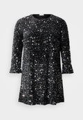 Schwarzes Paillettenkleid mit rundem Ausschnitt, dreiviertellangen Ärmeln und weiter Passform. Oberfläche bedeckt mit reflektierenden, runden Pailletten.