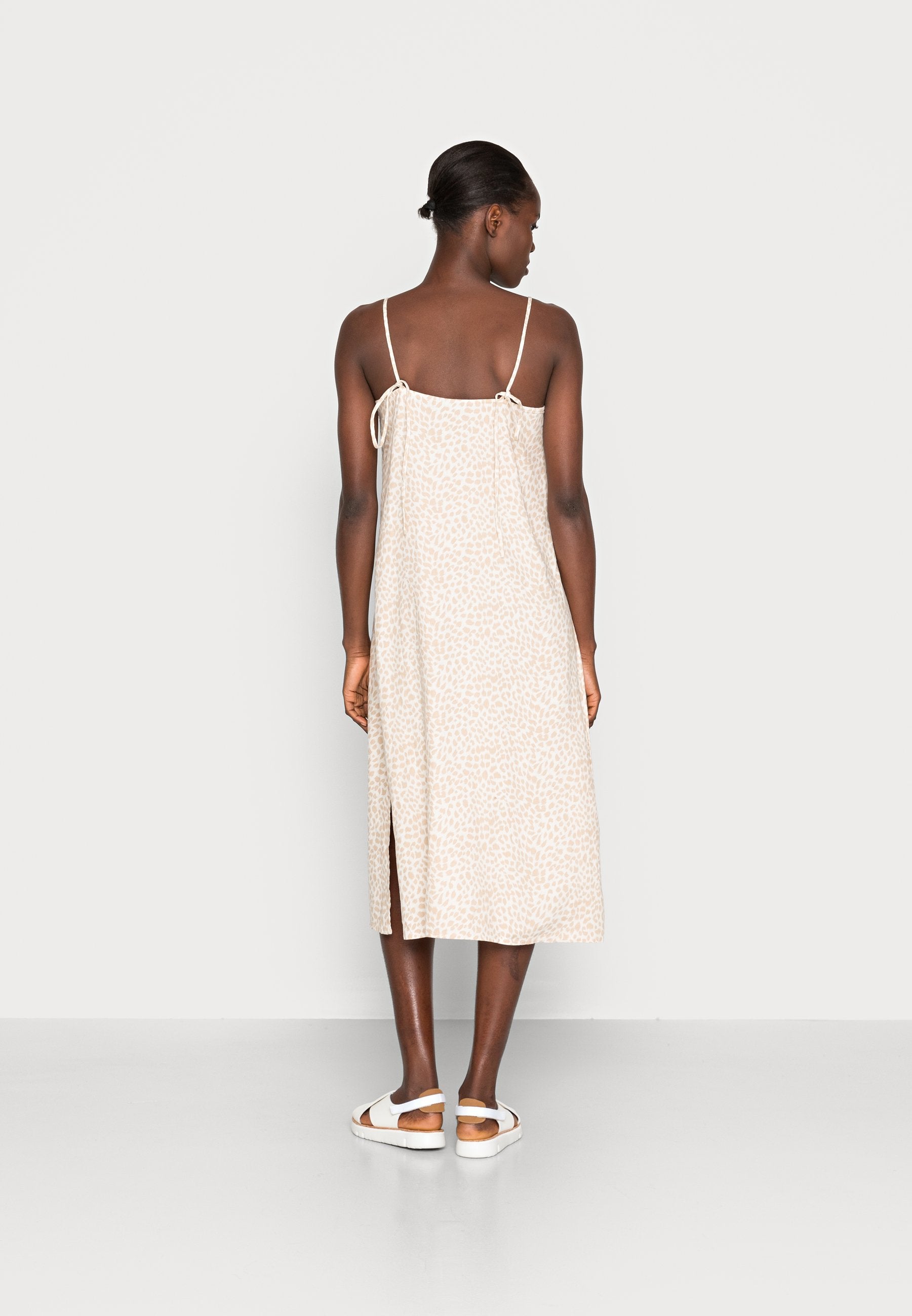 GAP V NECK CAMI MIDI DRESS
