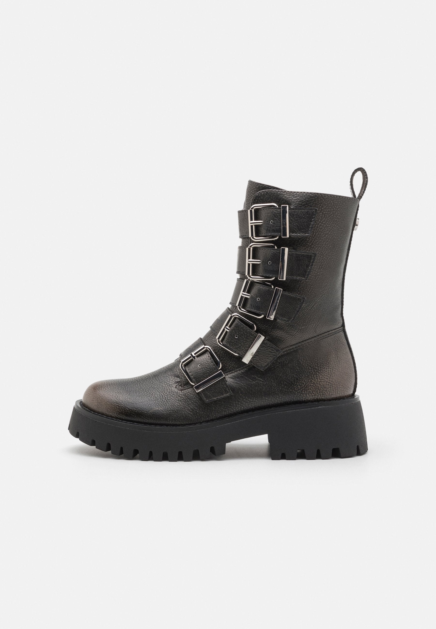 Steve Madden DIRECTOR