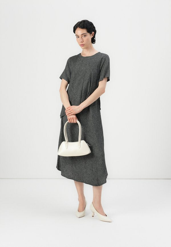 DKNY