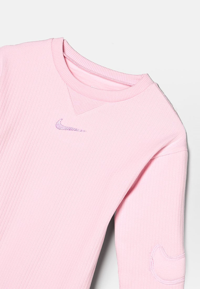 Nike Performance