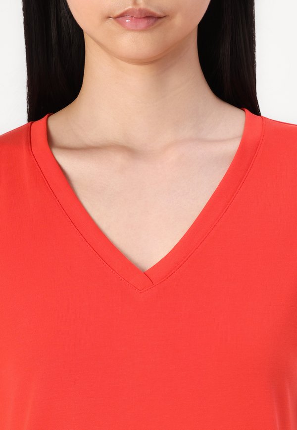 MSCH Copenhagen FENYA V NECK TEE