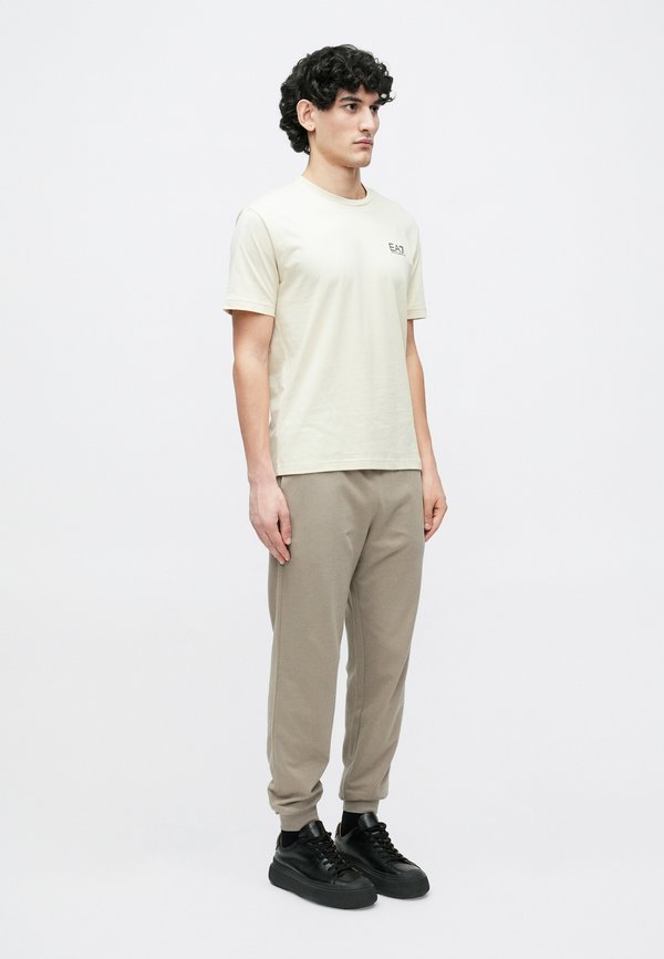 EA7 Emporio Armani TRAIN LOGO SERIES TEE EXTENDED LOGO  UNISEX