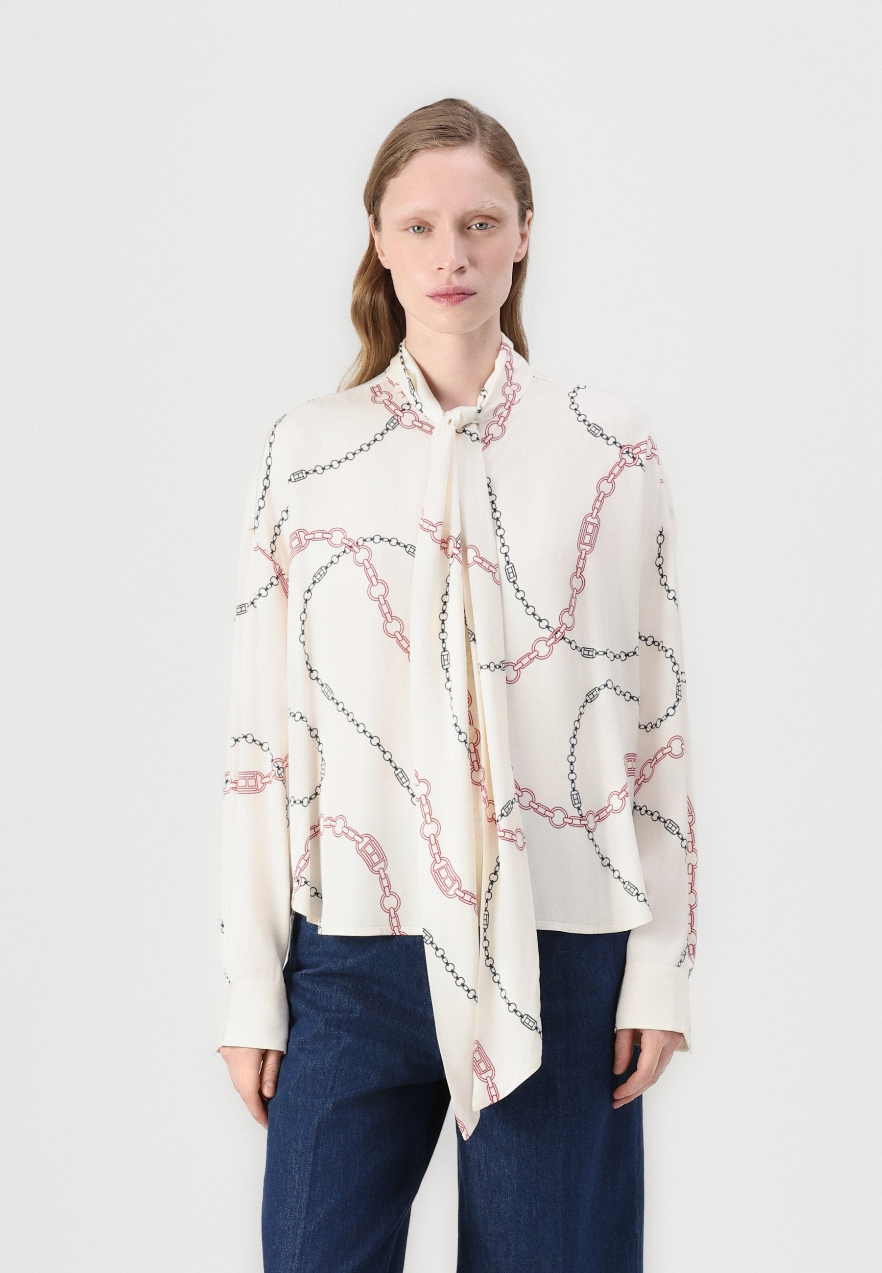 FLUID BOW BLOUSE Media 3
