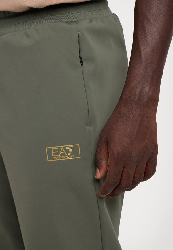 EA7 Emporio Armani TROUSER