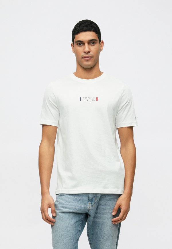 Tommy Hilfiger BRAND LOVE SMALL CENTER TEE - Basic T-shirt - white