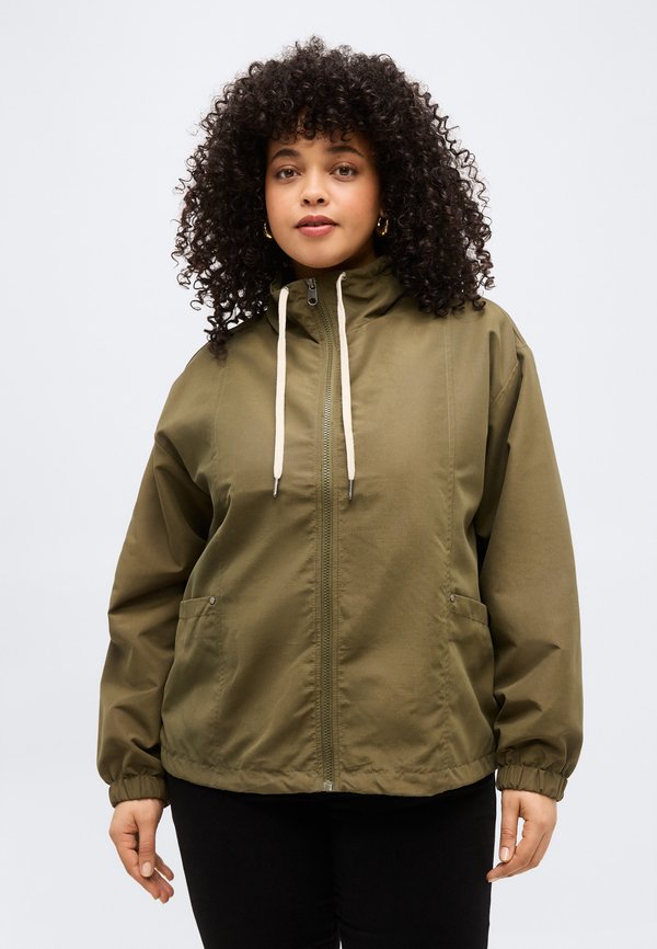 Vero Moda Curve VMCDORA SHORT JACKET - Summer jacket - kalamata