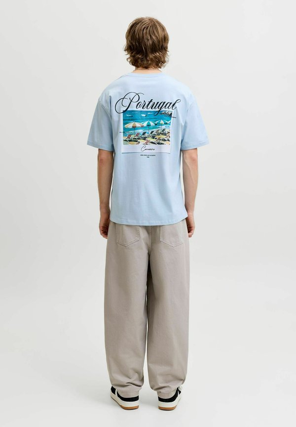 Jack & Jones T-SHIRT RÜCKENPRINT T-SHIRT - Print T-shirt - blue