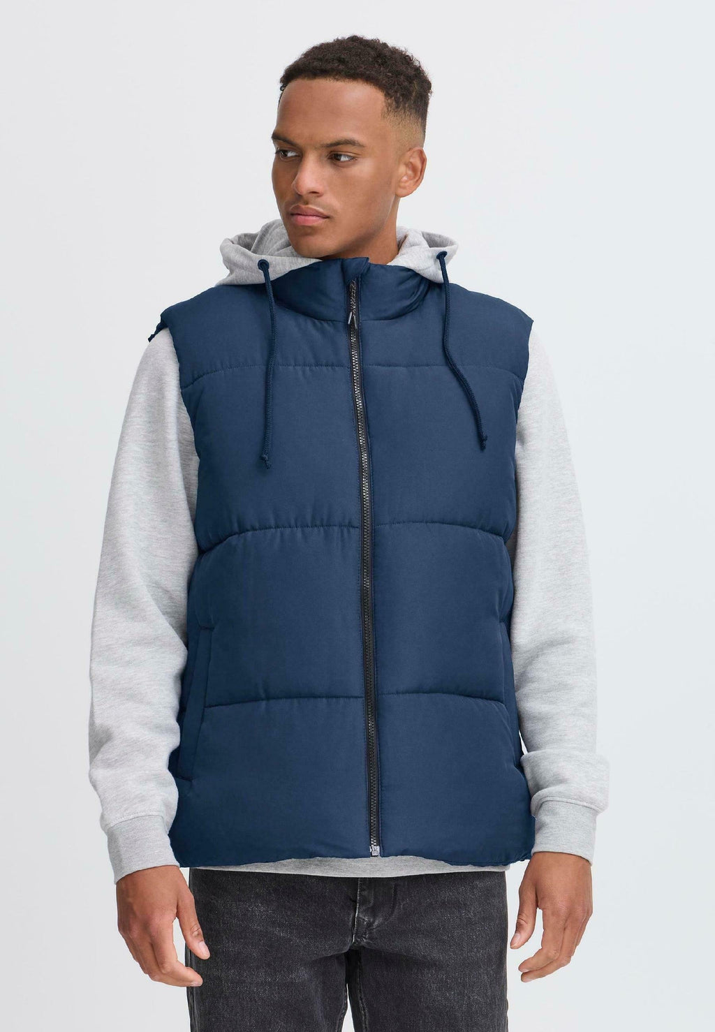 BHELWIN HOODED Media 3