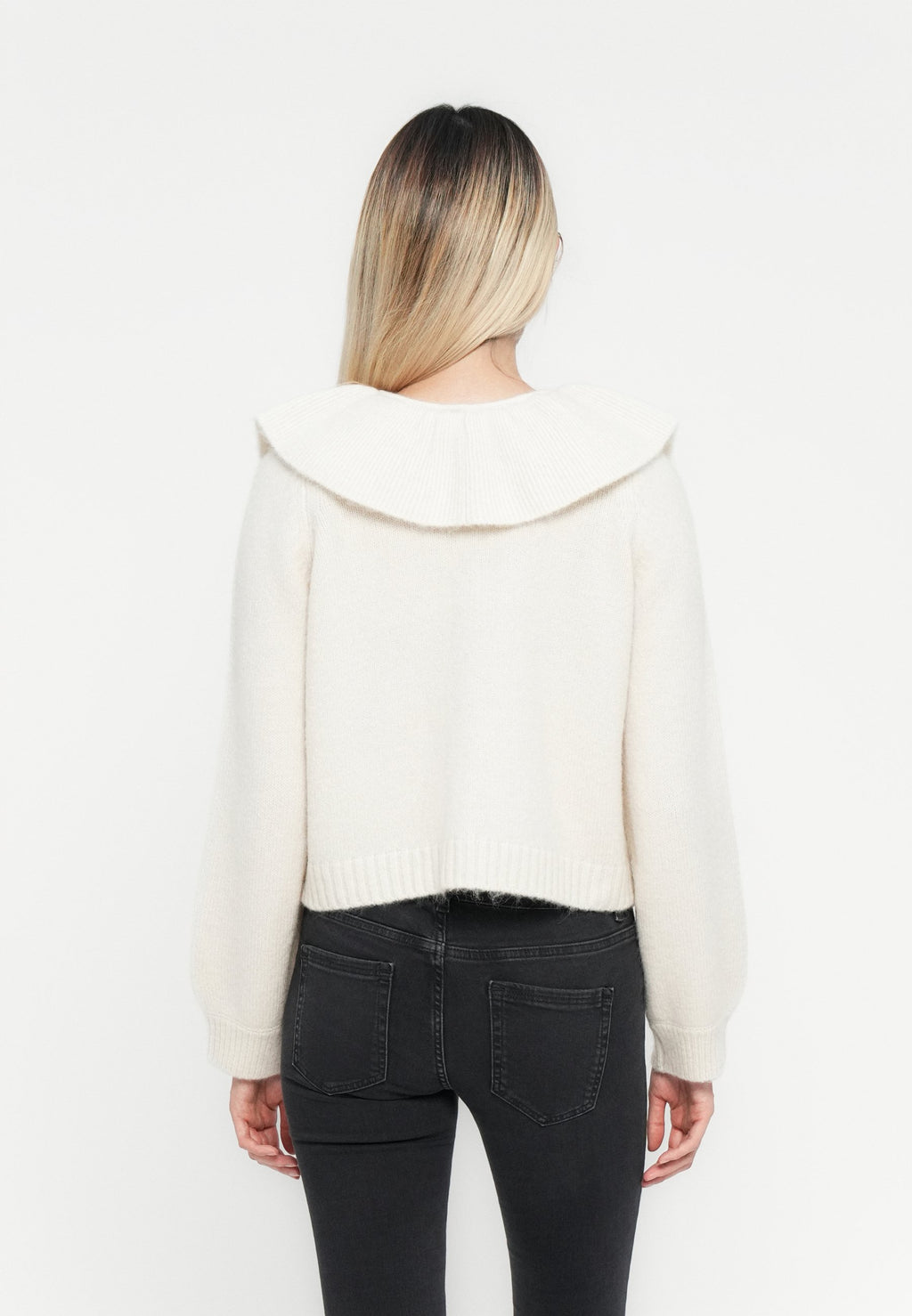 Object Knitted Statement