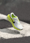 Nike Performance STRUCTURE PLUS - Road running shoes - white/black/pure platinum-coloured/volt/barely volt/total orange