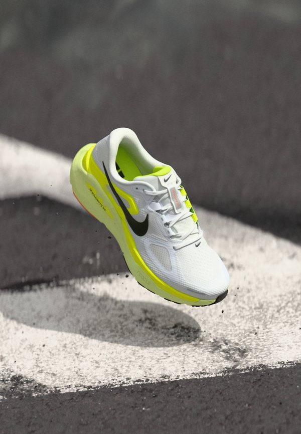 Nike Performance STRUCTURE PLUS - Road running shoes - white/black/pure platinum-coloured/volt/barely volt/total orange