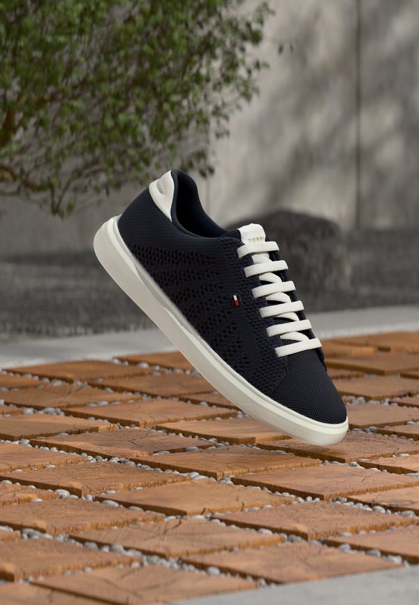 Tommy Hilfiger ICON LIGHT