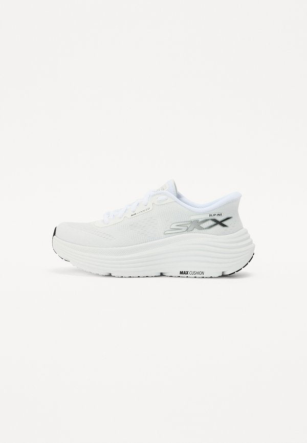 Skechers MAX CUSHIONING ENDEAVOUR - Trainers - white/black