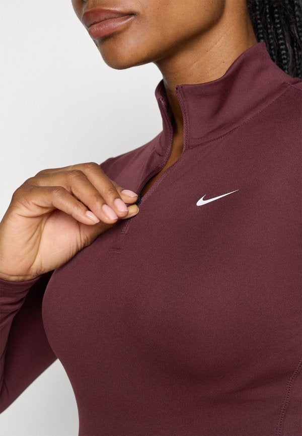 Nike Performance ONE