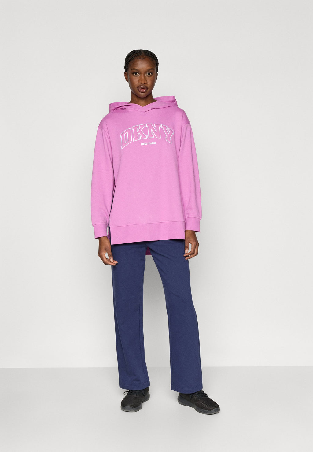 DKNY VARSITY PUFF APPLIQUE LOGO  HIGH LOW OPEN SIDE HOODIE