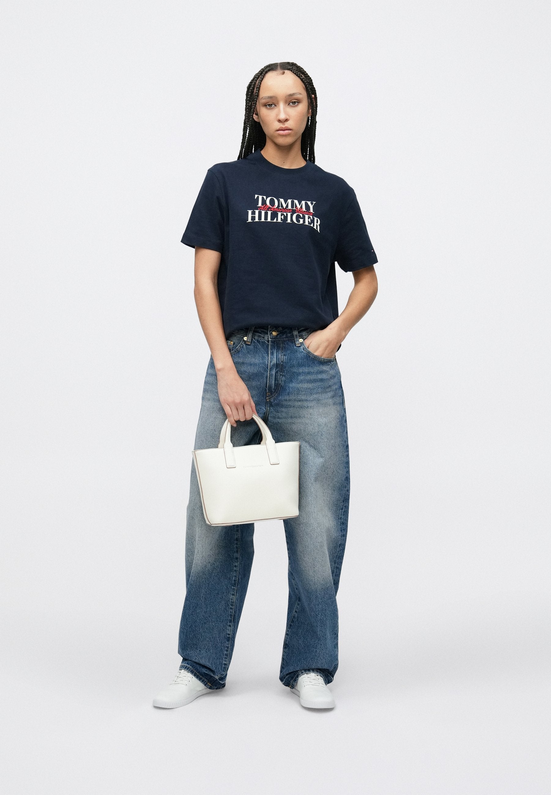 CLASSIC FLOCK LOGO RELAXED T-SHIRT Media 2