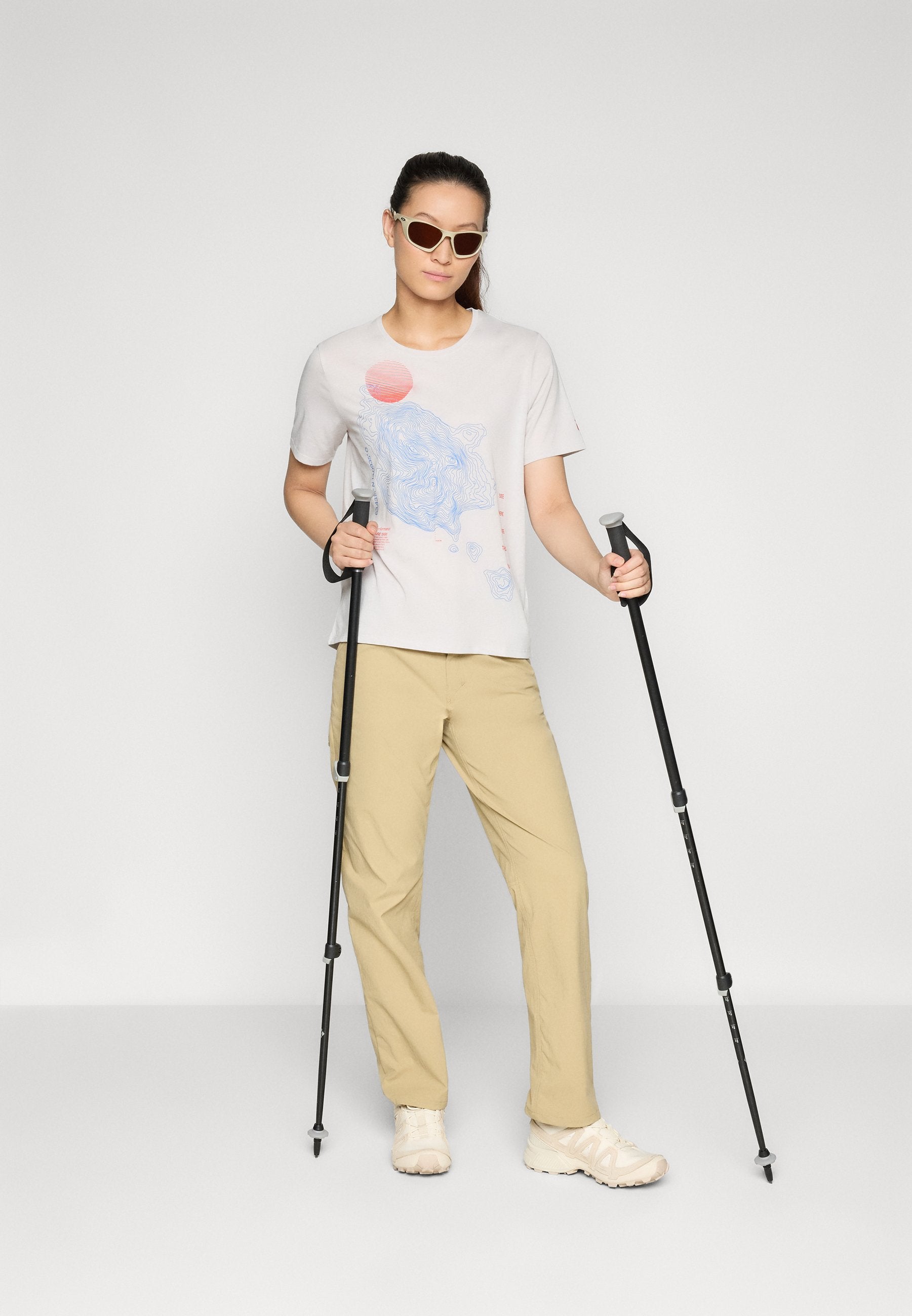 Peak Performance EXPLORE GRAPHIC TEE