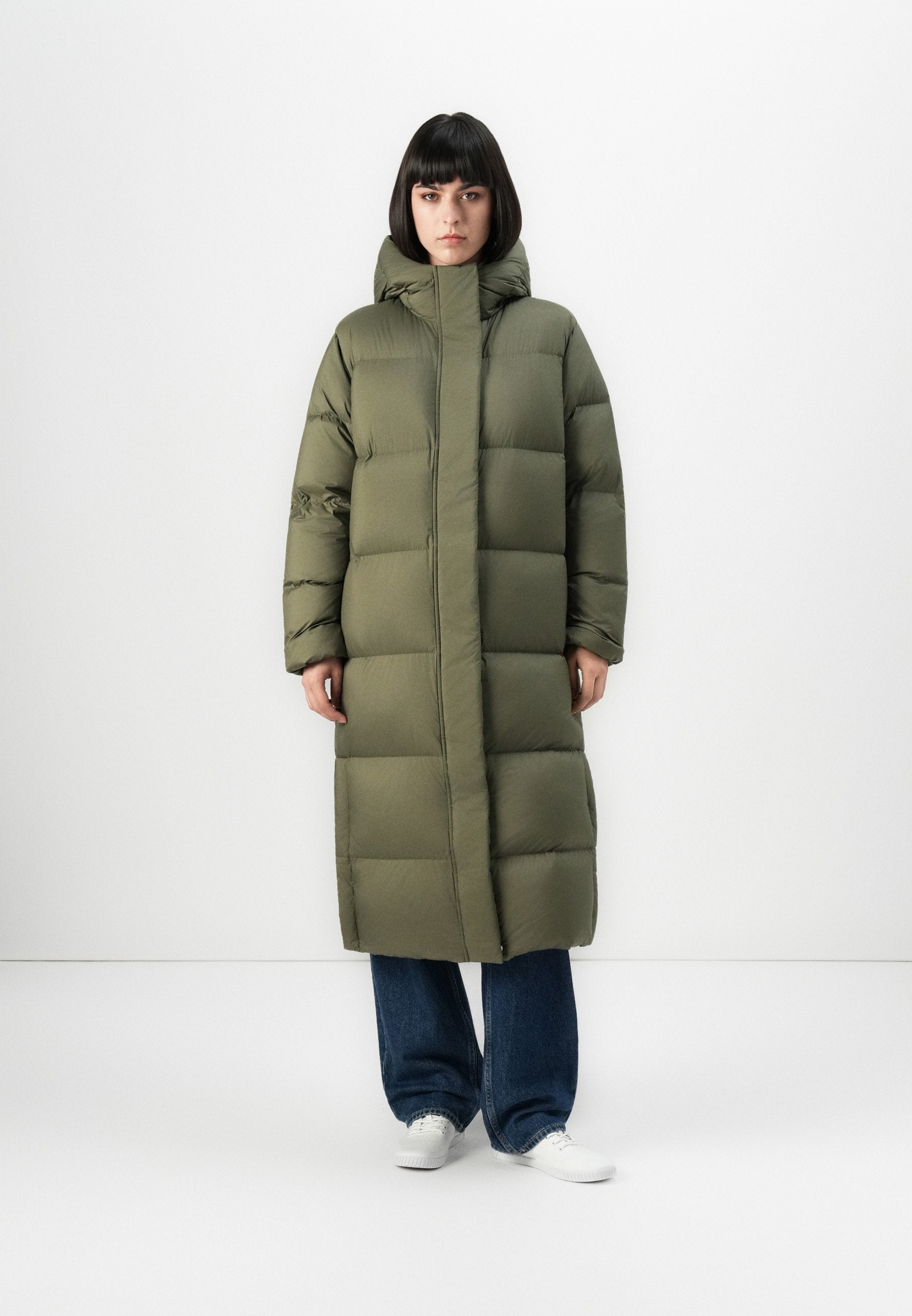 MODERN MAXI COAT Media 3