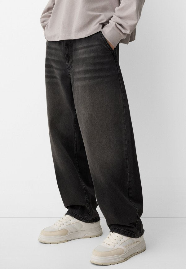 Bershka SKATER - Relaxed fit jeans - black