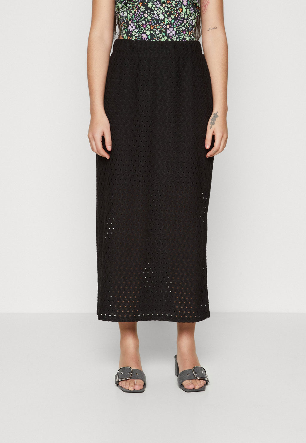 ONLMADELINE MIDI SKIRT Media 3