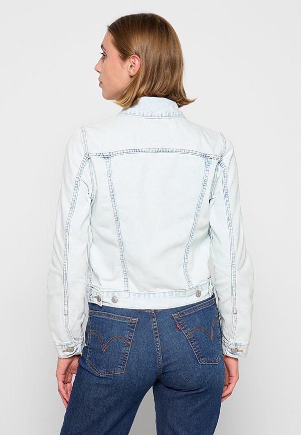 Levi's® COOL OFFICE HOURS