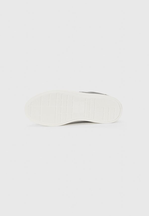Calvin Klein PRO CUPS