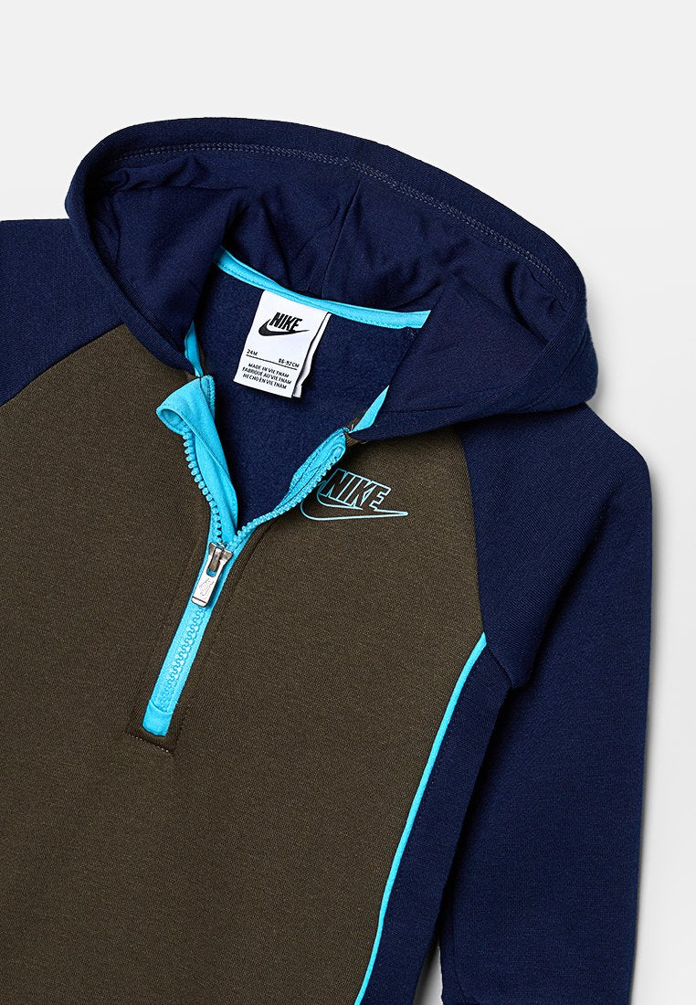 Nike Sportswear AMPLIFY