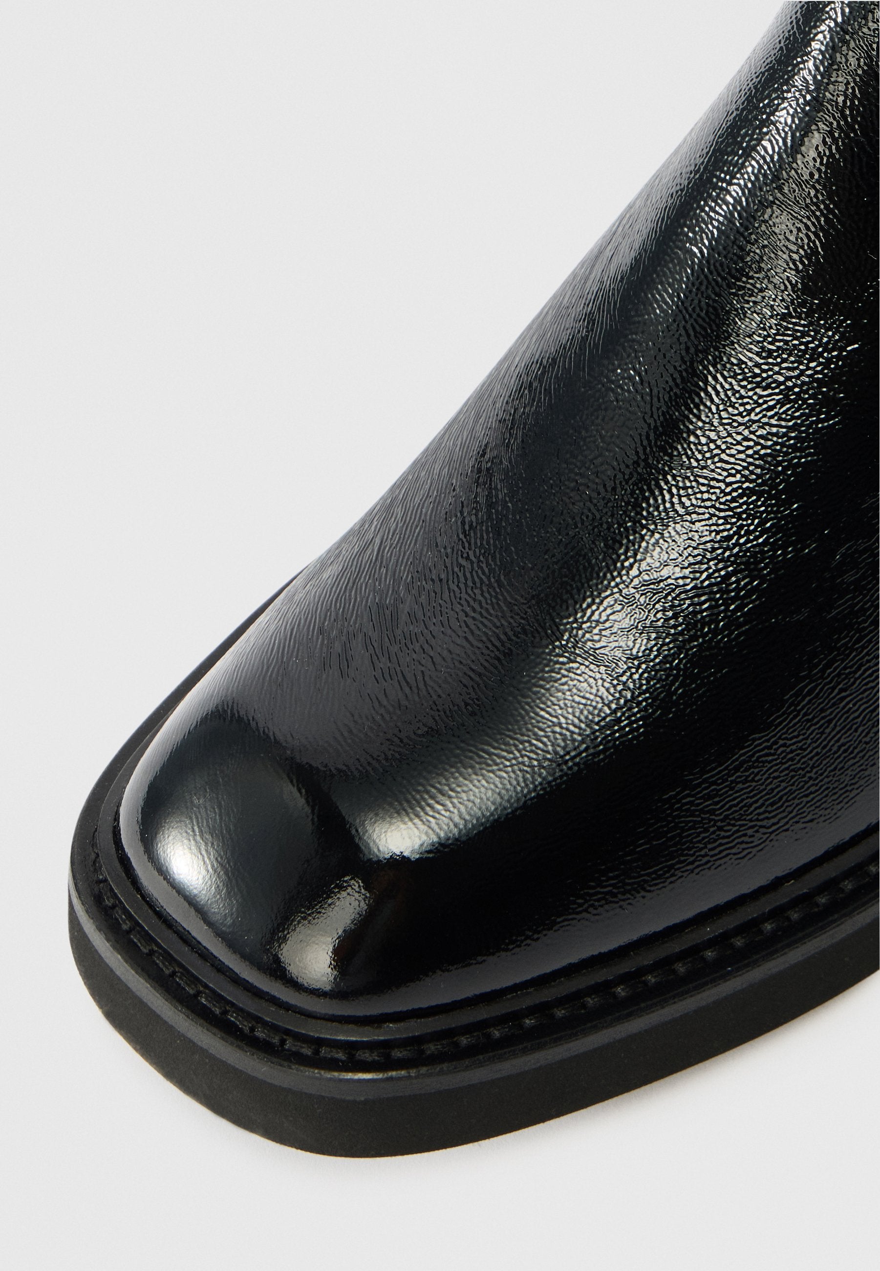 PATENT CRINKLE LEATHER CHELSEA BOOTS Media 5
