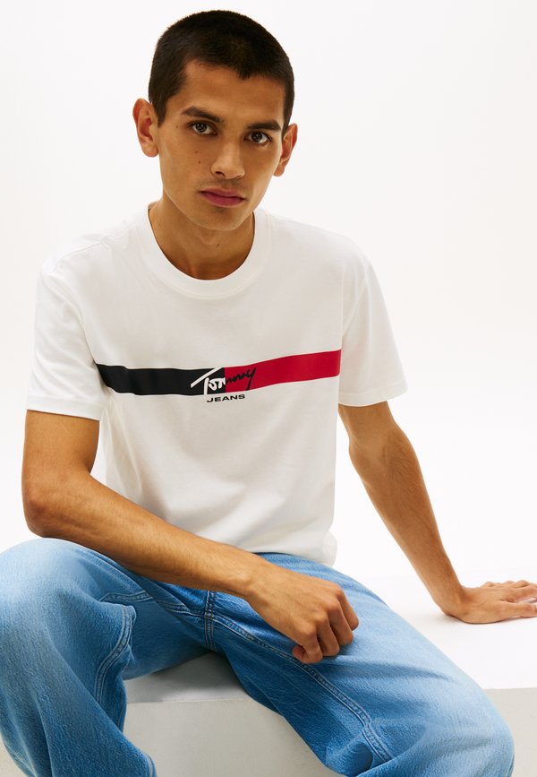 Tommy Jeans SIGNATURE LOGO JERSEY T-SHIRT