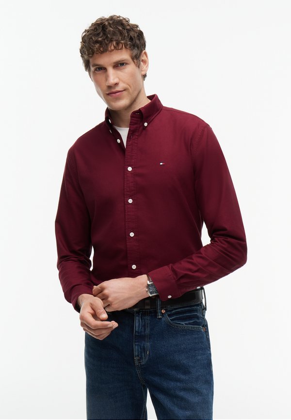 Tommy Hilfiger SOLID HERITAGE OXFORD RF SHIRT - Shirt - burgundy/burgundy solid
