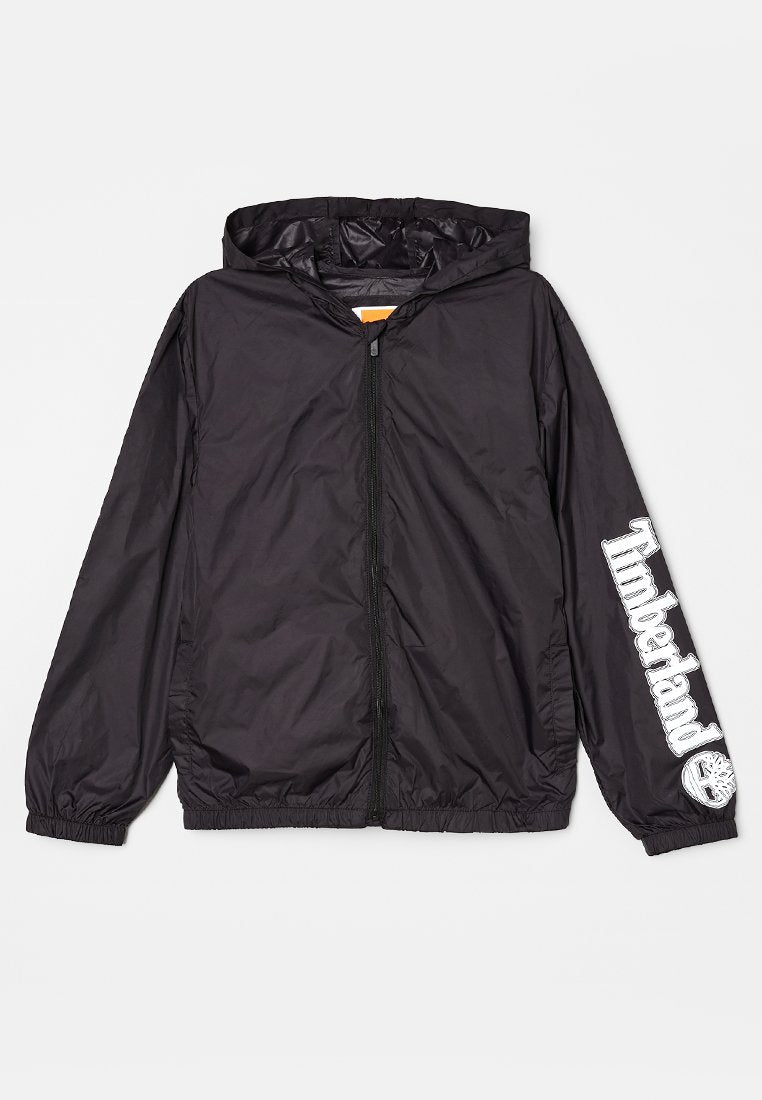 Schwarze leichte Kapuzenjacke mit Frontreißverschluss und elastischen Bündchen, Timberland-Logo in Weiß auf dem rechten Ärmel gedruckt.