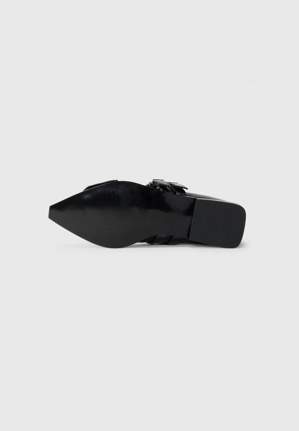 Steve Madden GRANDER