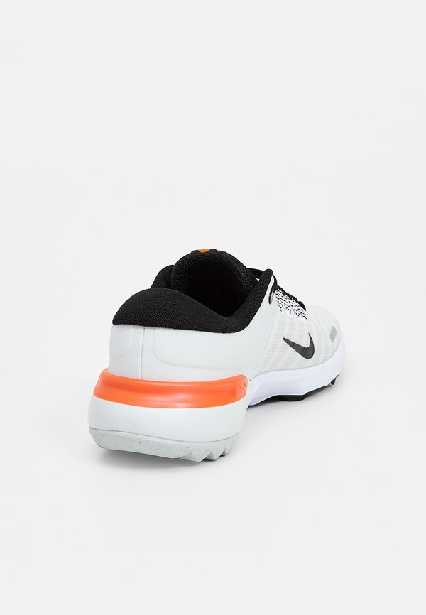 Nike Performance FREE