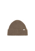 Braune ribbelige Strickmütze mit umgeschlagenem Bündchen. Aus weichem Stoff gefertigt, mit einem kleinen Etikett am Bündchen. Kompakte und runde Form.