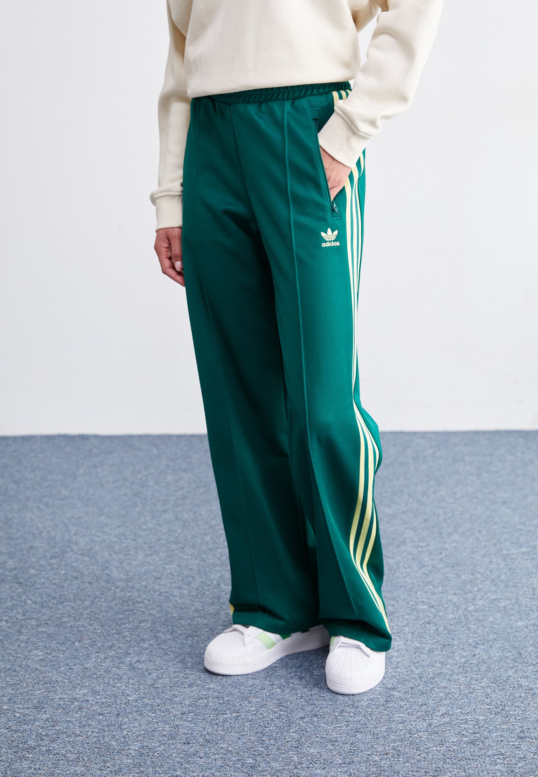 adidas Originals CLASSIC