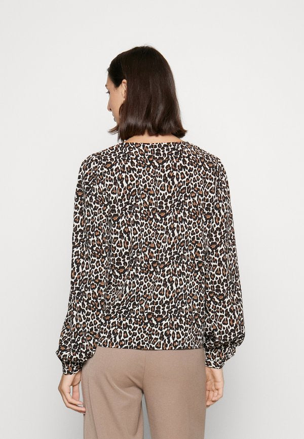 Vero Moda Tall VMNAJA V NECK PLEAT