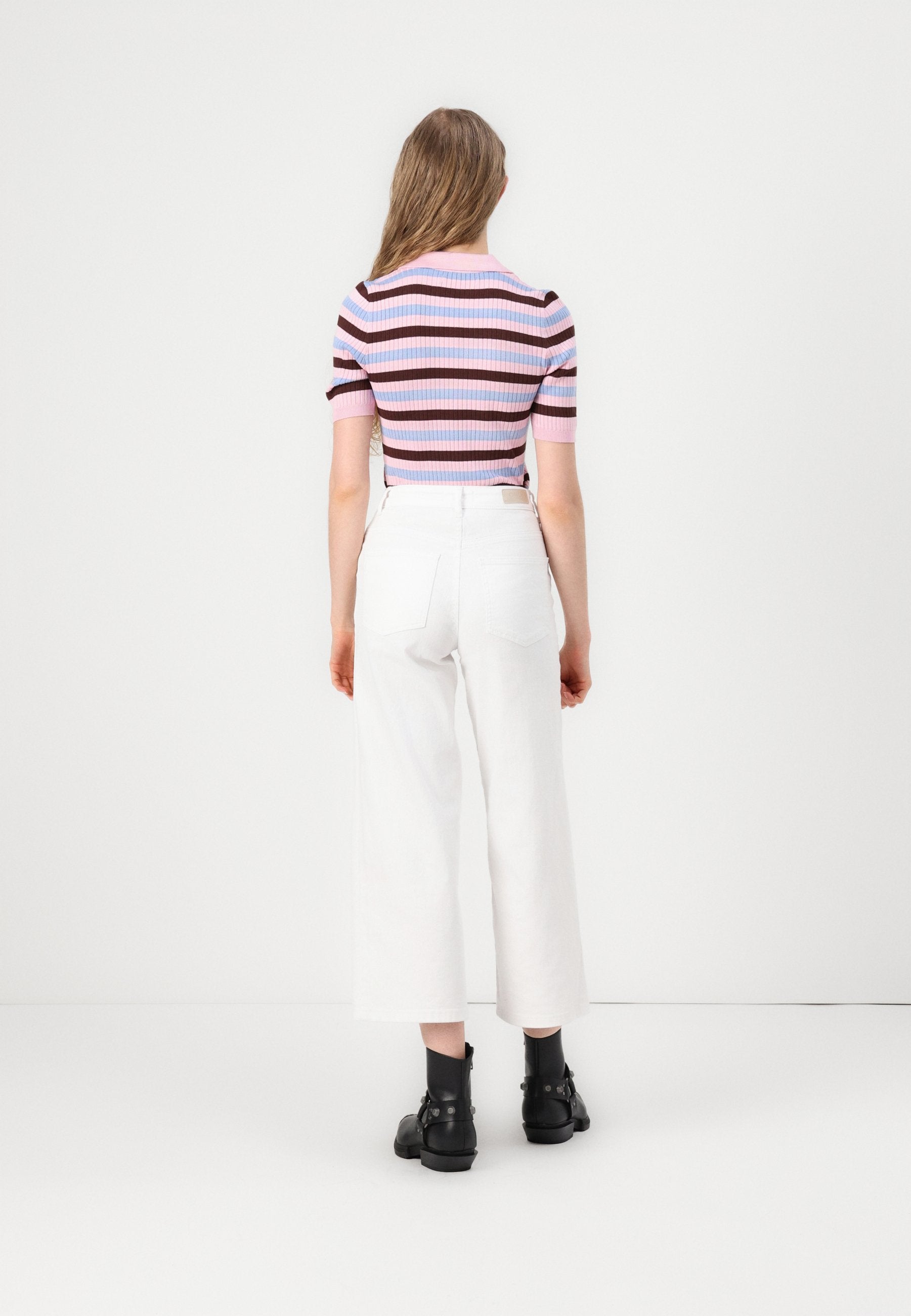 Wide-fit ONLANN-MADISON High waist Cropped Fit Media 4