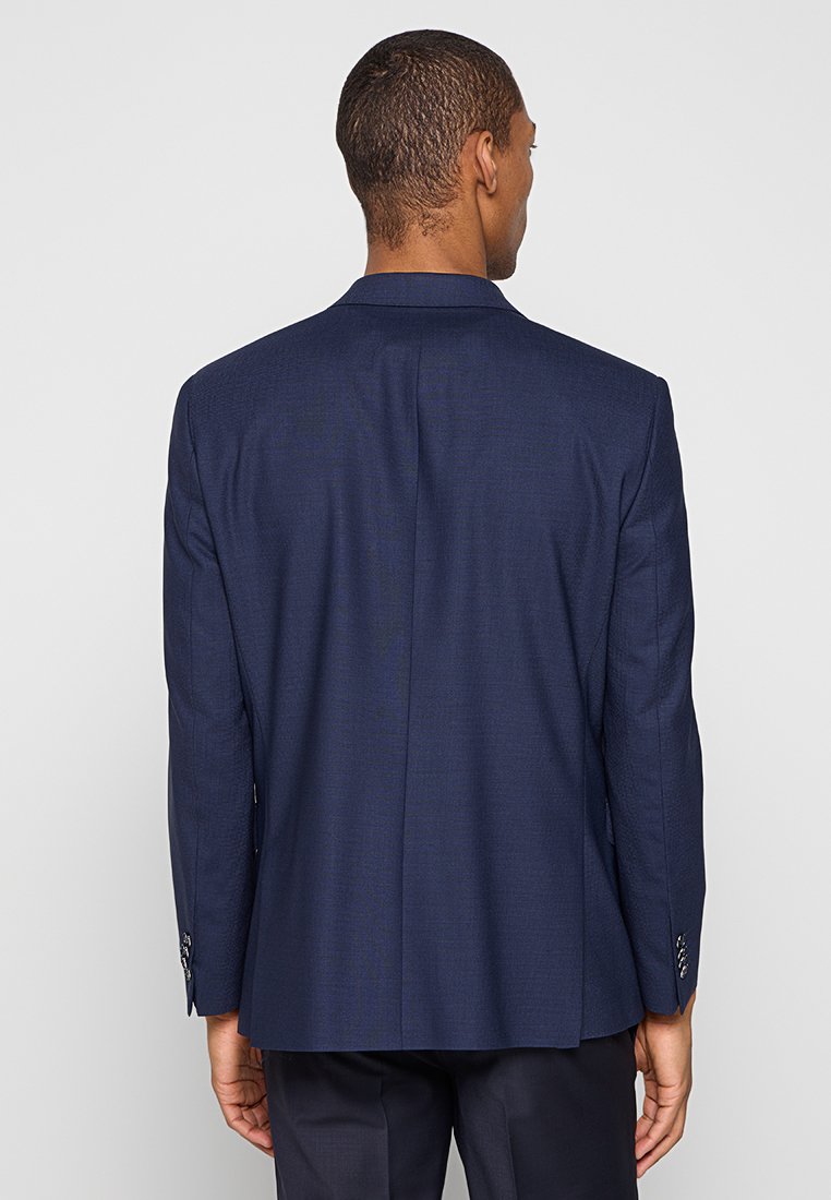 REGULAR FIT Media 3