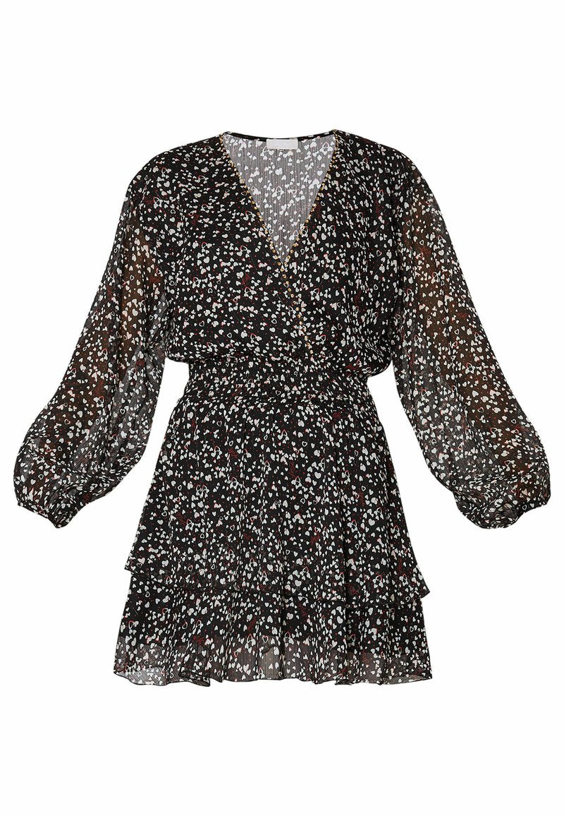 Schwarzes Kleid mit V-Ausschnitt, transparentem Stoff und langen Puffärmeln. Verziert mit einem floralen Muster in Weiß, Rot und Blau. Angeschnittene Saumlinien.